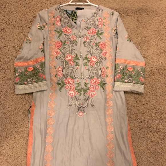 SAPPHIRE 3 Piece Suit - Picture 1 of 4